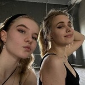 pornos.live CherryBlondd livesex profile in GroupSex cams