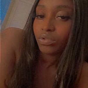 sleekcams.com QueenLeeky livesex profile in smoke cams