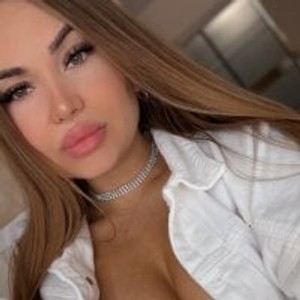 netcams24.com DiSweetyy livesex profile in titty cams