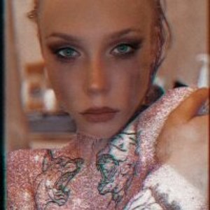 girlsupnorth.com Megan_Sky_ livesex profile in corset cams