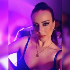 Cam Girl Antonella-Blake-