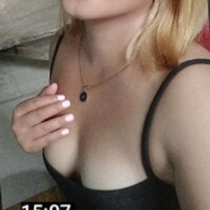 sleekcams.com squatsquirt livesex profile in asian cams