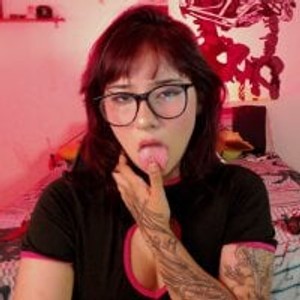 girlsupnorth.com raven-gotic livesex profile in hairy cams
