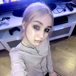 Cam Girl CutieElly_