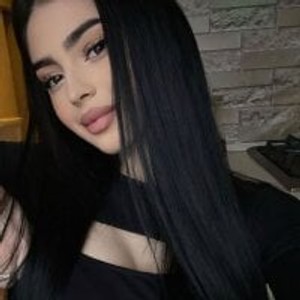 livesex.fan HorneySandra livesex profile in shaven cams