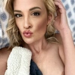 girlsupnorth.com Krys24 livesex profile in housewife cams