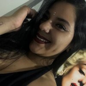 elivecams.com SaraQueen24 livesex profile in deepthroat cams