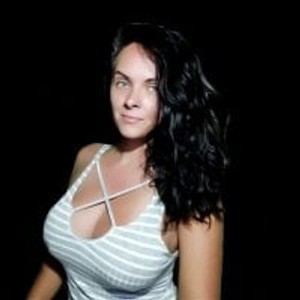 free6cams.com SexQueen111 livesex profile in milf cams