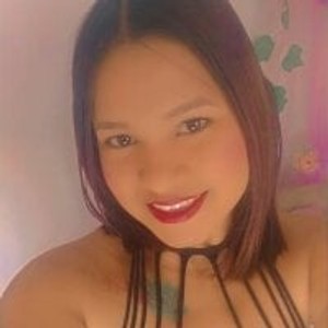 girlsupnorth.com Emily_leans livesex profile in cd cams