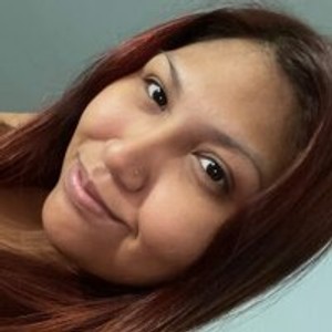 girlsupnorth.com lizbethBeth livesex profile in latina cams