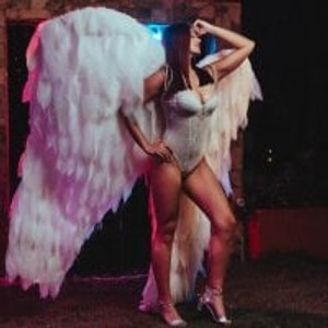 stripchat Raven-Reyes Live Webcam Featured On girlsupnorth.com
