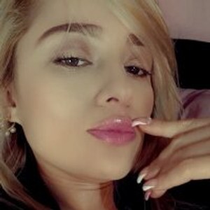 girlsupnorth.com alondra1_ livesex profile in squirt cams