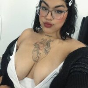 Cam Girl morenita_3