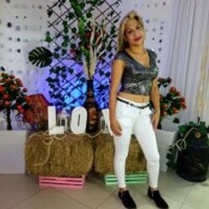 girlsupnorth.com CAMILA_MONTIEL livesex profile in housewives cams