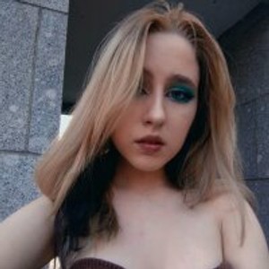 Cam Girl Monro-Merlin