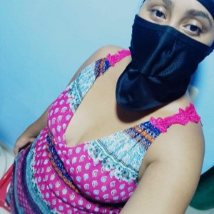 Amina-Aneesa webcam profile pic