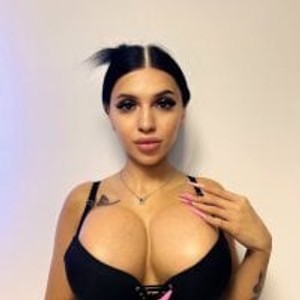 onaircams.com ElisaLolaa livesex profile in hot cams