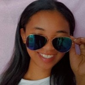 Elinah- webcam profile pic
