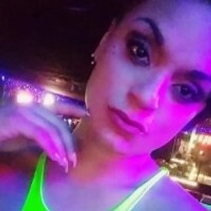 pornos.live SinnamonSpice livesex profile in pussylicking cams