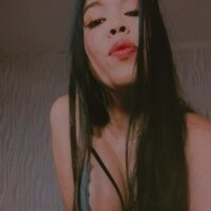 girlsupnorth.com thelittlesamantha livesex profile in curvy cams