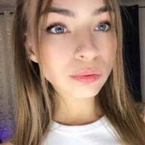 sexcityguide.com Emma_Manner livesex profile in piercing cams