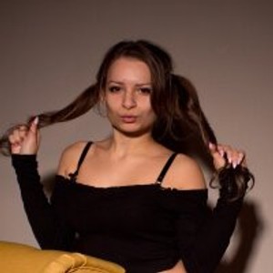 pornos.live SonyaSwitch livesex profile in upskirt cams