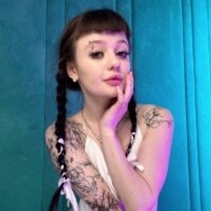 gonewildcams.com MaisySpencer livesex profile in kissing cams